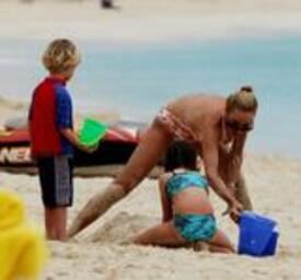th_Celebutopia_Uma_Thurman_on_holiday_in_the_Caribbean_19.jpg