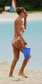 th_Celebutopia_Uma_Thurman_on_holiday_in_the_Caribbean_26.jpg