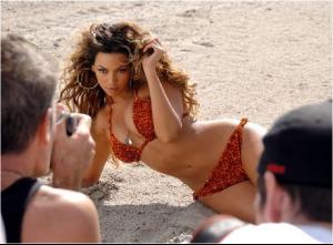 07_beyonce_behind_03.jpg