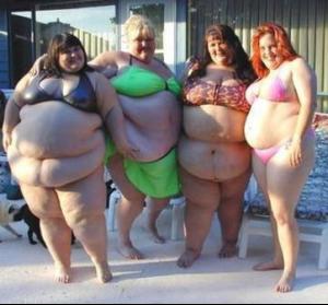 Fat_women_in_Bikinis.jpg