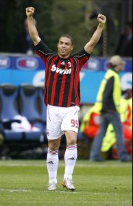 Ronaldo_arms_in_the air.jpg