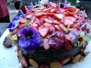 cake_flowery.jpg
