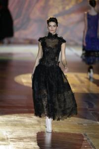 High_20Quality__20Runway_20Pictures_20Roberto_20Cavalli_20Fall_Winter_202008_2009_20Womens_20_328__jpg.jpg