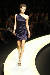 High_20Quality__20Runway_20Pictures_20Versace_20Fall_Winter_202008_2009_20Womens_20_266__jpg.jpg