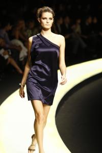 High_20Quality__20Runway_20Pictures_20Versace_20Fall_Winter_202008_2009_20Womens_20_268__jpg.jpg