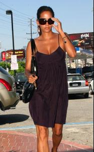 halle_berry_la_restaurant_822_3.jpg