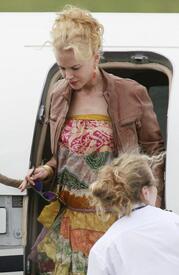 nicole-kidman-airport-3208-14.jpg