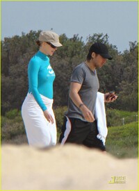 nicole-kidman-marubra-beach-05.jpg