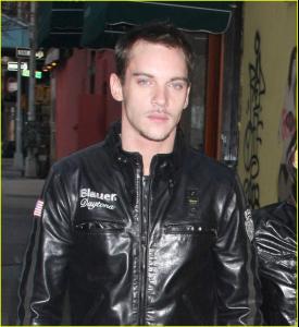 17404_jonathan_rhys_meyers_leather_jacket_02_122_409lo.jpg