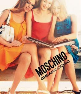 moschino0250e55abus8.jpg