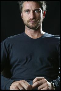 Gerard_Butler___Martin_Pope_Photoshoot_07lj_hireshotties.jpg