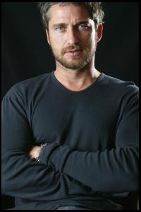 Gerard_Butler___Martin_Pope_Photoshoot_08lj_hireshotties.jpg