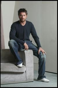 Gerard_Butler___Martin_Pope_Photoshoot_13lj_hireshotties.jpg