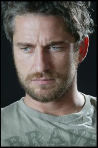 Gerard_Butler___Martin_Pope_Photoshoot_15lj_hireshotties.jpg