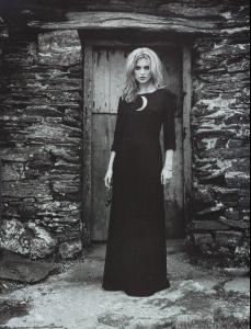 kate_Vogue_IT_96_unastoria_byJuergenTeller_yculblog2.jpg
