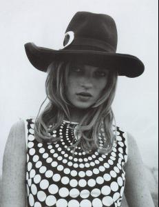 kate_Vogue_IT_96_unastoria_byJuergenTeller_yculblog5.jpg