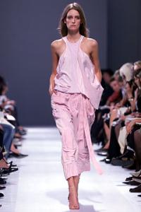 anne_Balenciaga_Spring_2002_Ready_to_Wear2.jpg
