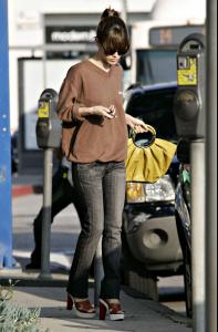 Rachel_Bilson_West_Hollywood___29_February_2008_7.jpg