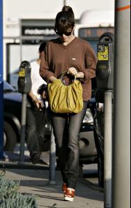 Rachel_Bilson_West_Hollywood___29_February_2008_8.jpg