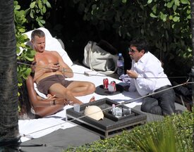 Celebutopia-Naomi_Campbell_in_bikini_in_Miami-05.jpg