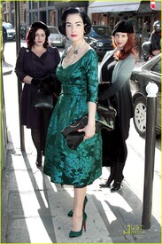 dita-von-teese-teal-02.jpg