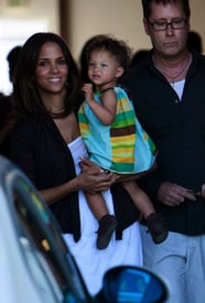 Halle_Berry_and_her_daughter_17.jpg