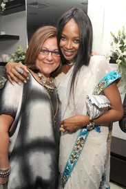 celeb-city.org_Naomi_Campbel_VOGUE_INDIA_Kick-off_Party_024.jpg