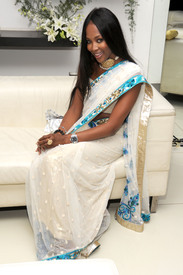 celeb-city.org_Naomi_Campbel_VOGUE_INDIA_Kick-off_Party_040.jpg