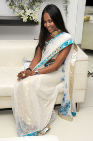 celeb-city.org_Naomi_Campbel_VOGUE_INDIA_Kick-off_Party_043.jpg