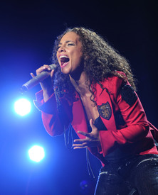 aliciakeysperformsatmadisonsquaregardentikipetercelebritycity074.jpg