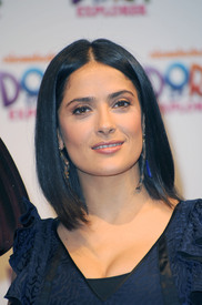 celebrity_paradise.com_TheElder_SalmaHayek2010_03_02_DoraTheExplorersLandmark10THAnniversary76.jpg