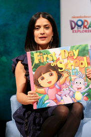 celebrity_paradise.com_TheElder_SalmaHayek2010_03_02_DoraTheExplorersLandmark10THAnniversary83.jpg