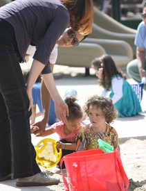Preppie_HalleBerrytakesNahlatotheparkinBeverlyHills_March5201016.JPG