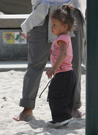 Preppie_HalleBerrytakesNahlatotheparkinBeverlyHills_March5201020.JPG