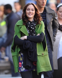 eester_filming_Gossip_Girl_in_New_York_City_-_March_9001.jpg