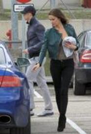 th_392010561_Celebutopia_NET_Irina_Shayk_and_Cristiano_Ronaldo_spotted_in_Madrid_03_17_2011_HQ_5.jpg