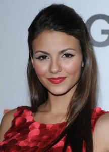 victoria_justice_092609_2.jpg