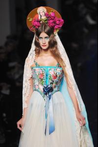 41685_celebrity_city_Jean_Paul_Gaultier_Paris_S_S_07_Haute_Couture_1_123_192lo.jpg