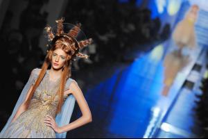 41915_celebrity_city_Jean_Paul_Gaultier_Paris_S_S_07_Haute_Couture_6_123_155lo.jpg