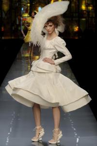 36113_christian_dior_08_122_695lo.jpg