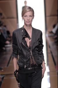 33736_celebrity_city_Gianfanco_Ferre_Fashion_Shhow_162_123_359lo.jpg