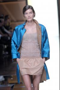 35197_celebrity_city_Gianfanco_Ferre_Fashion_Shhow_227_123_441lo.jpg
