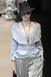 80835_celebrity_city_Giorgio_Armani_Milan_Fashion_Show_111_123_484lo.jpg