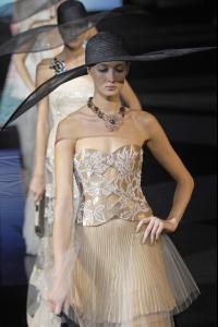 82622_celebrity_city_Giorgio_Armani_Milan_Fashion_Show_188_123_322lo.jpg
