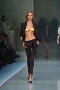 72040_celebrity_city_Milan_Fashion_Show_6_123_528lo.jpg