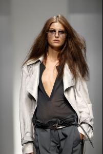11594_celebrity_city_Brioni_Milano_Fashion_Show_58_123_360lo.jpg