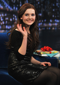 80869_Tikipeter_Abigail_Breslin_Fallon_005_123_251lo.jpg