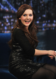 80841_Tikipeter_Abigail_Breslin_Fallon_004_123_500lo.jpg