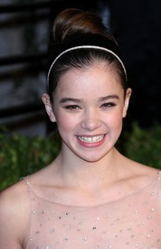 05154_Hailee_Steinfeld_VanityFairOscarParty_J0001_010_122_170lo.jpg