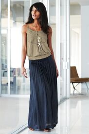 Next_Summer_2011_Collection_102.jpg